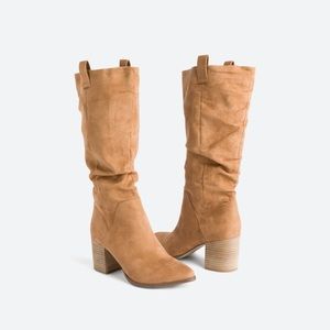Boots, tan